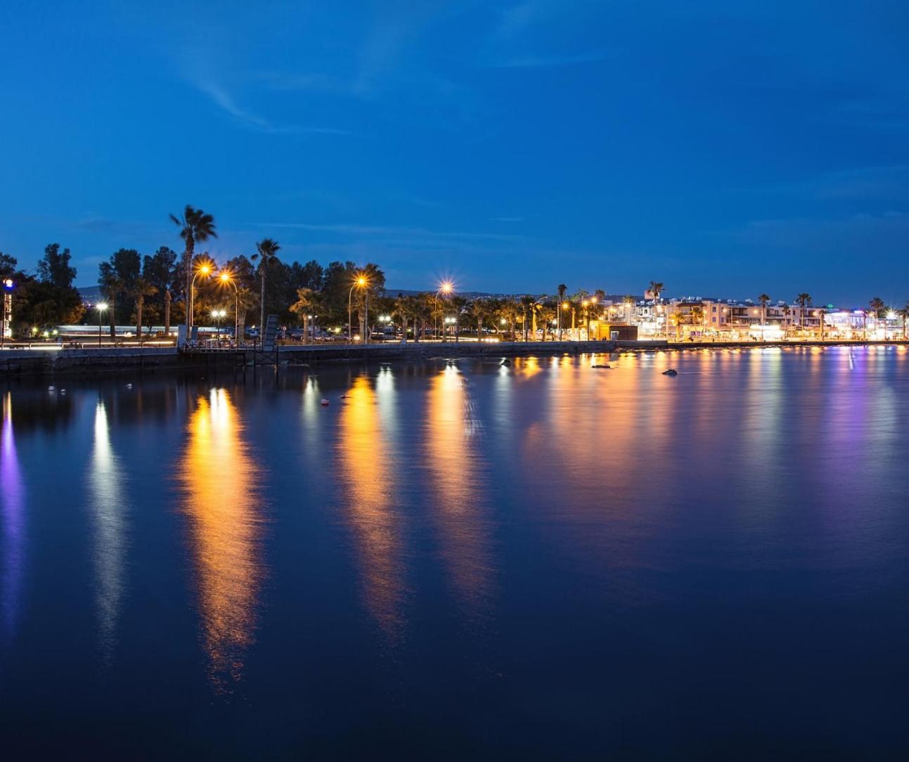 Dreamy 2 Bed Apartment By The Sea Pafos Zewnętrze zdjęcie